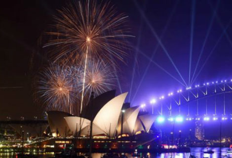 Fuegos artificiales de Sidney celebran a Bowie y Prince por Año Nuevo (+video)