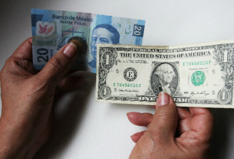 Dólar se vende en 20.86 pesos promedio, en terminal aérea capitalina