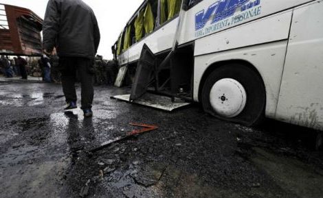 Sube a 74 los muertos tras doble atentado en Damasco; ex filial de Al Qaeda se lo reivindica